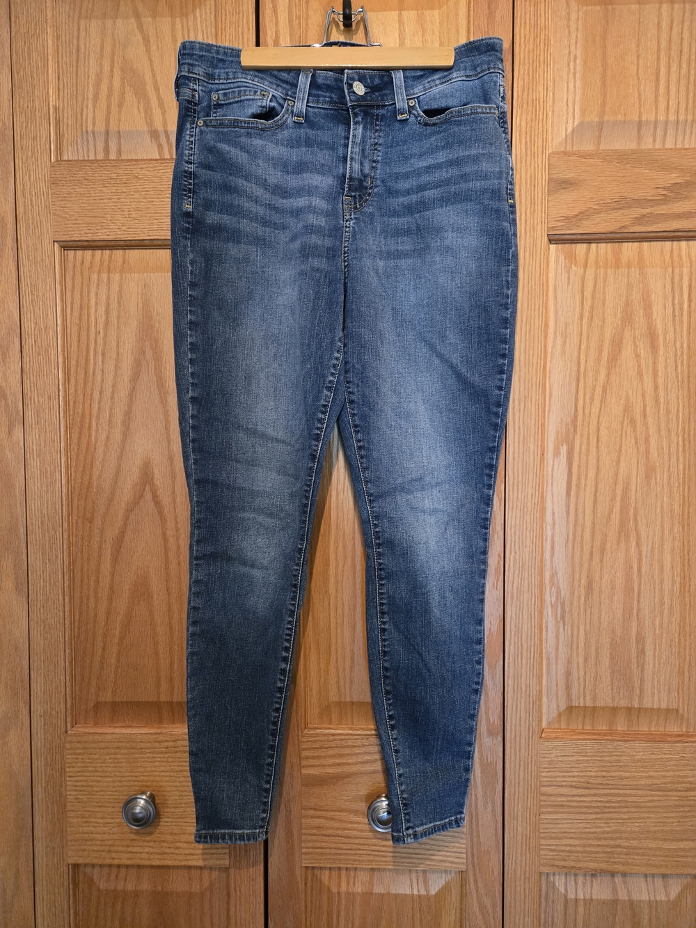 Signature by Levi Strauss Mid-Blue Skinny Jeans
